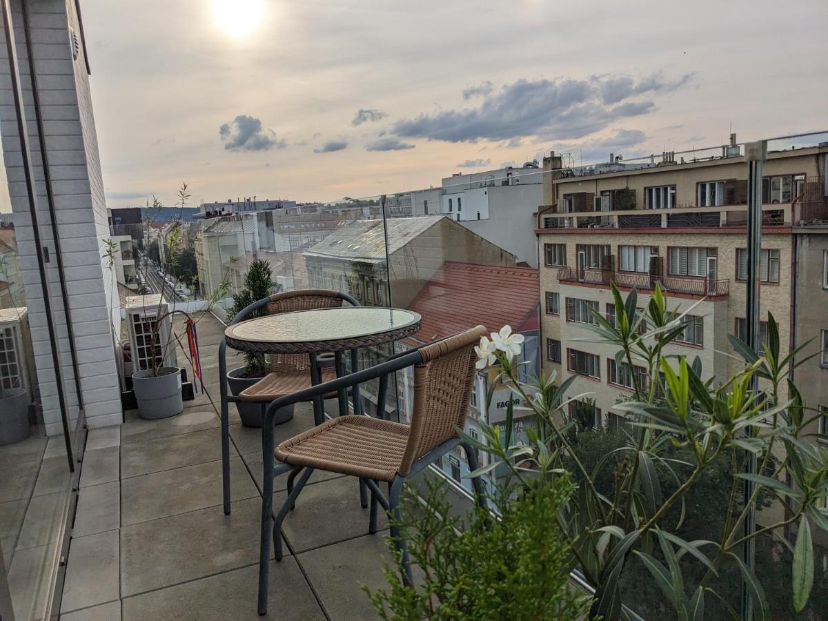 Cozy Apartment With Big Terrace In Central Prague - Karlin Extérieur photo